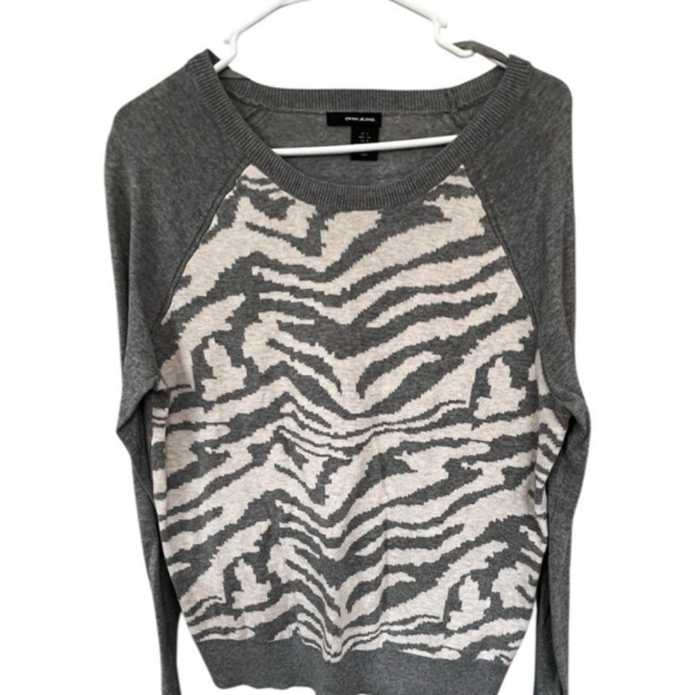 DKNY Gray and Cream Patterned Sweater